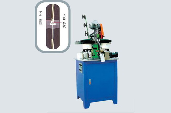 全自動(dòng)插銷(xiāo)方塊機（TYM-203M）
